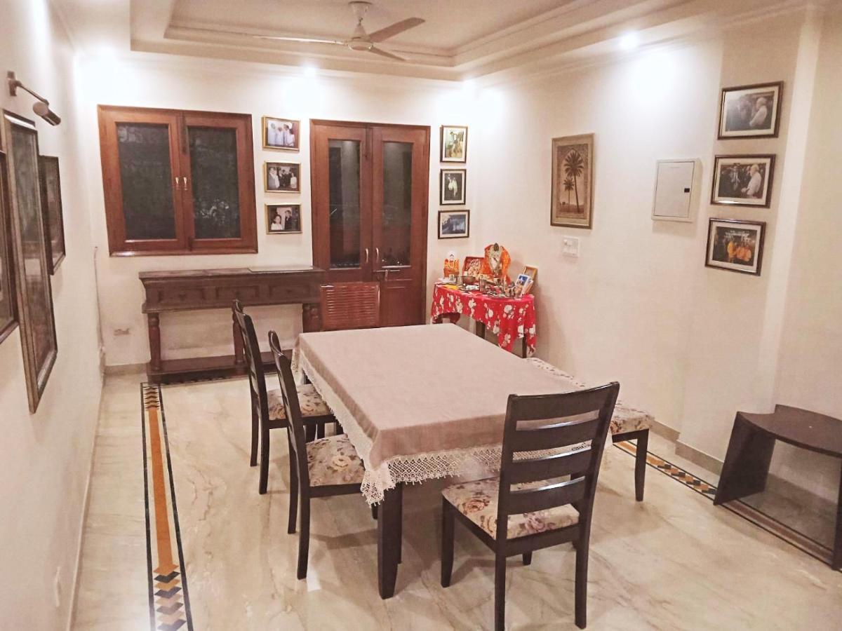 Captivating 2-bed In Apartment New Delhi